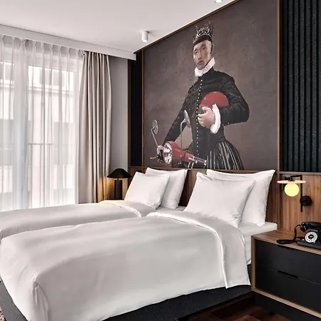 Radisson Red & Radisson Red Apartments, Hotel 4*