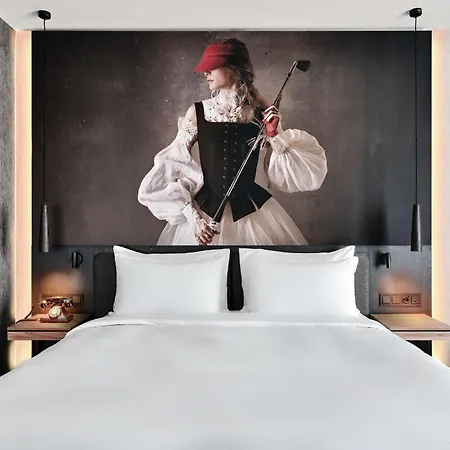 Hotel Radisson Red & Radisson Red Apartments, 4*