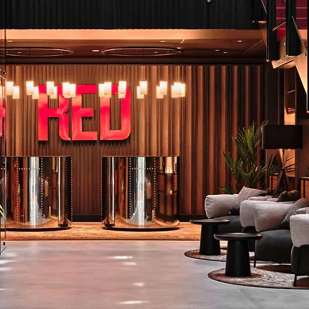 Radisson Red & Radisson Red Apartments, Cracovie