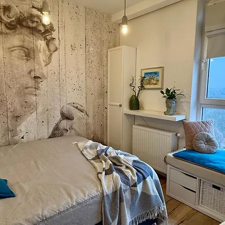 Exclusive Jacuzzi Penthouse With Garage Apartment *