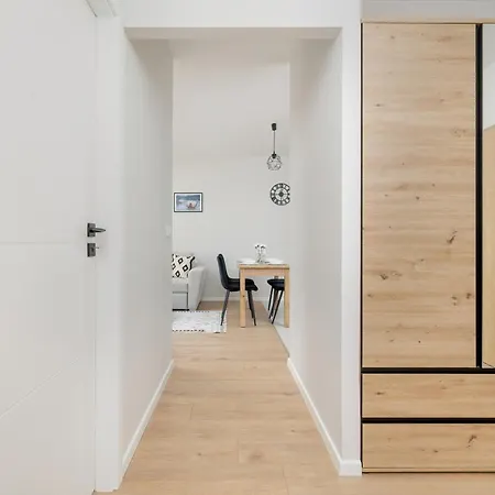 Bright Park Lotnikow Near Tauron Arena By Renters