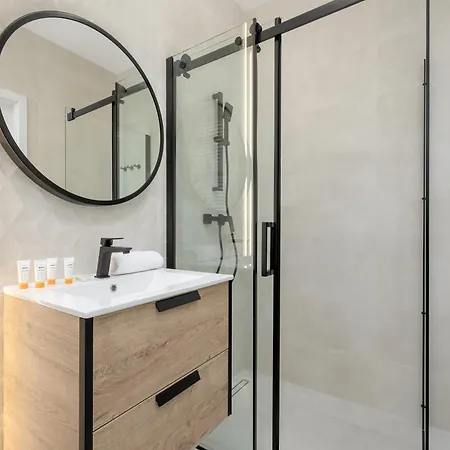 Apartment Bright Park Lotnikow Near Tauron Arena By Renters
