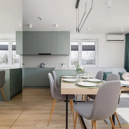 Appartement Nowoczesny Rodzinny Z Klimatyzacja I Parkingiem W Krakowie By Renters Prestige