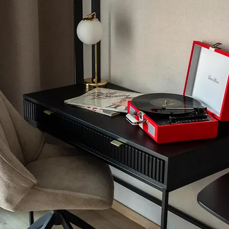 Apartman Iron