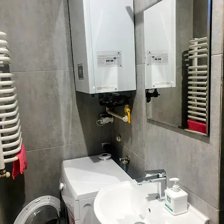 Apartment - Blisko Centrum - Podgorze, Kuchnia, Lazienka, Sypialnia Z Dwoma Lozkami