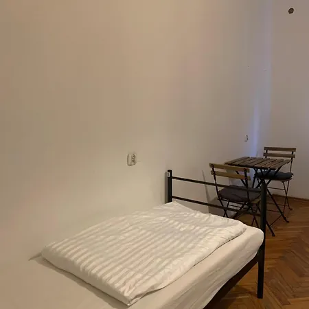 To Be Hostel Krakow *