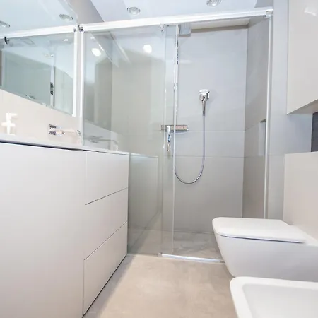 Apartament Family With 2 Bedrooms, Huge Balcony, Free Parking, 10 Minutes Walk To Main Square And Kazimierz District Kraków
