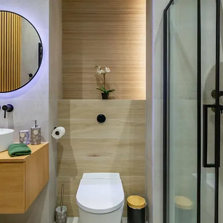 Lägenhet White Magnolia 4 Bedroom Premium And Parking Kraków