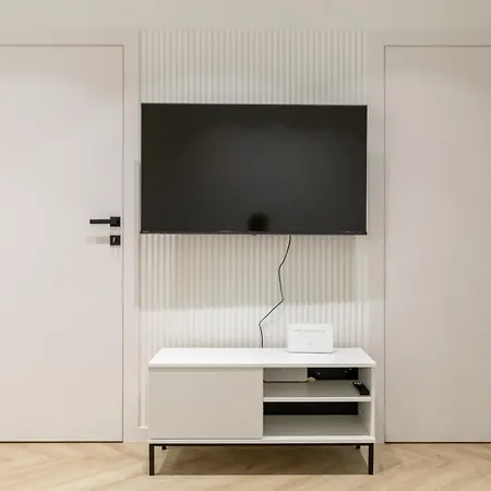 Lägenhet White Magnolia 4 Bedroom Premium And Parking Kraków