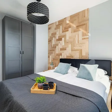 Elegant With Parking Near Tauron Arena By Renters Appartement *