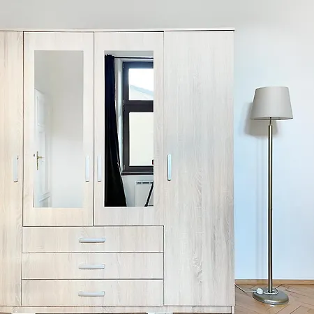 With Separate Bedroom In The Heart Of Krakow, Market Square Apartament Kraków
