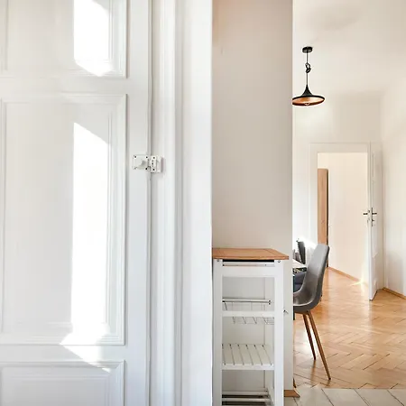 With Separate Bedroom In The Heart Of Krakow, Market Square Apartament *
