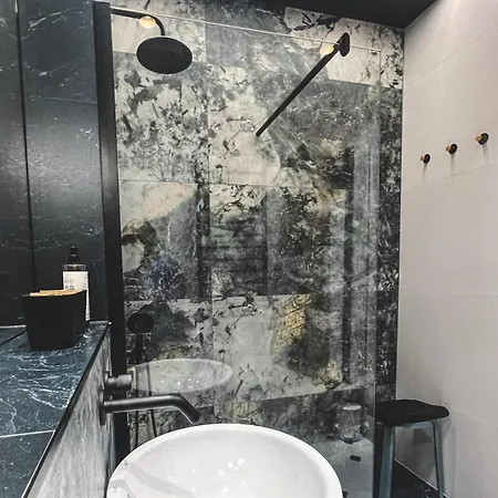 Appartement Stylish Asylum Quality, Quiet, Great Location