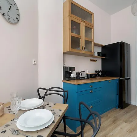 Charming With Desk In Downtown Cracow By Renters Apartment Krakow