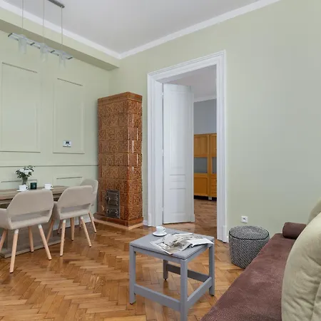Apartment Charming With Desk In Downtown Cracow By Renters Krakow
