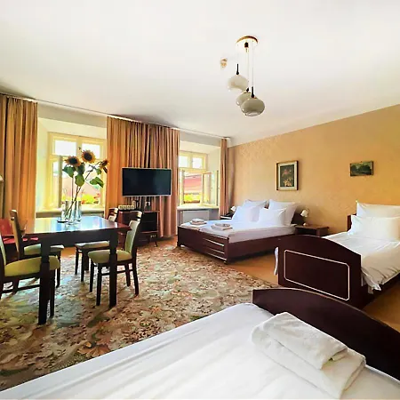 Pollera Hotel