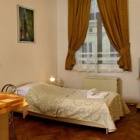 Apart Otel Maria 2*