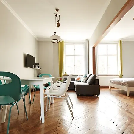 Playroom Aparthotel *
