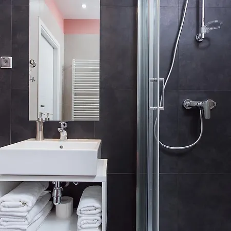Krakow B&B شقة فندقية 3*