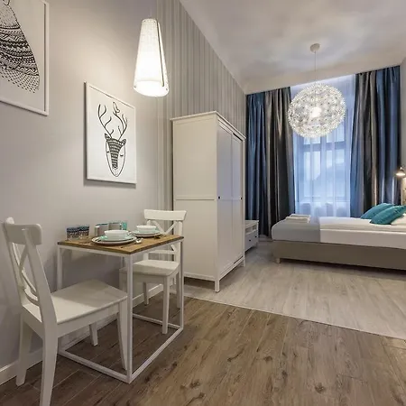 Loretanska 6 *