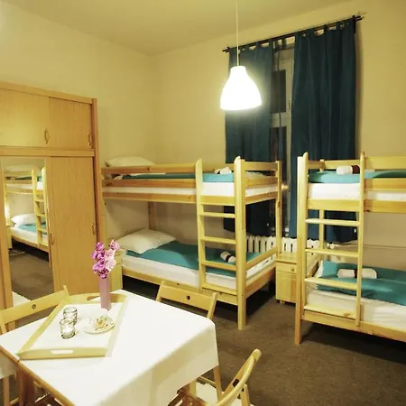 Hostel Dragon Aparthostel Senatorska *