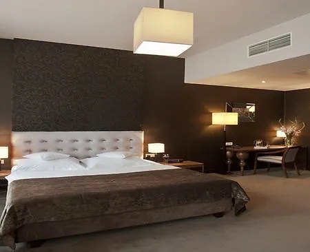 Hotel Unicus Old Town - Destigo 4*