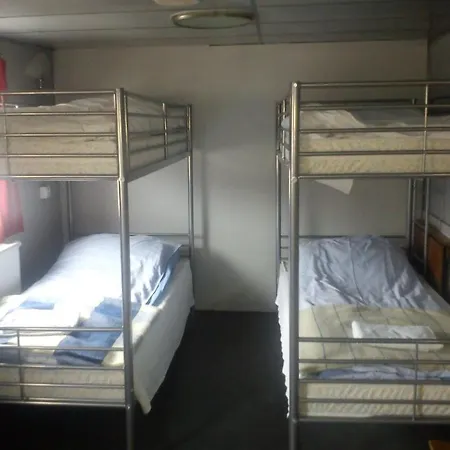 Barka Basia Hotel na wodzie *