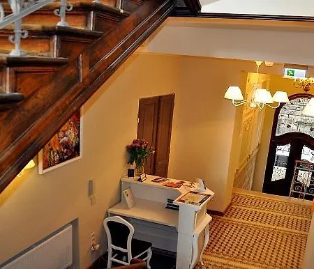 Leone Aparthotel
