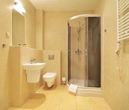 Leone 3* Krakow