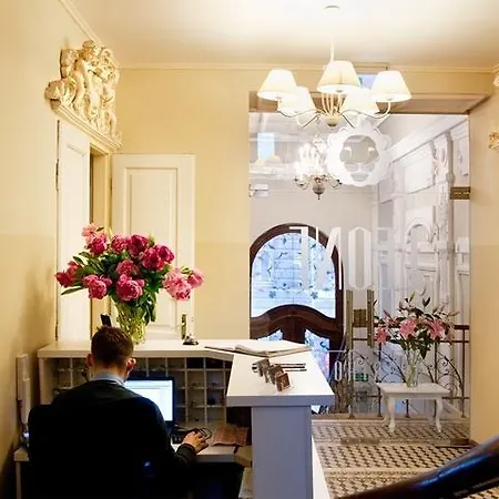 Leone Aparthotel
