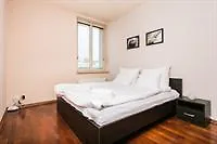 Hamilton Royal Apartment *