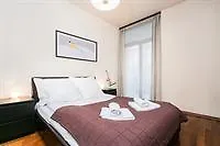Hamilton Royal Apartment *