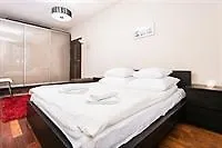 Hamilton Royal Apartment