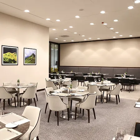 Hilton Garden Airport 4*
