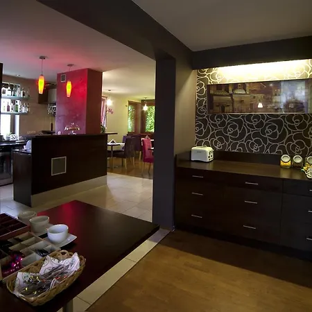 Neohotel Airport 4* Szczyglice