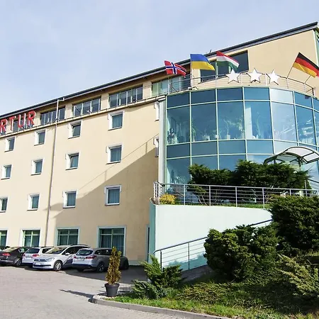 Hotel Artur 3*