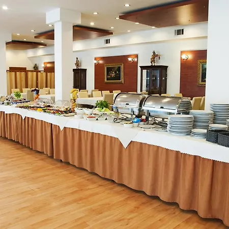 Hotel Artur 3*