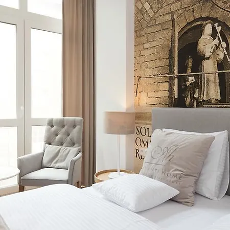 Avanti Aparthotel *