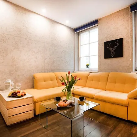 Prestigious Main Square Apartamento
