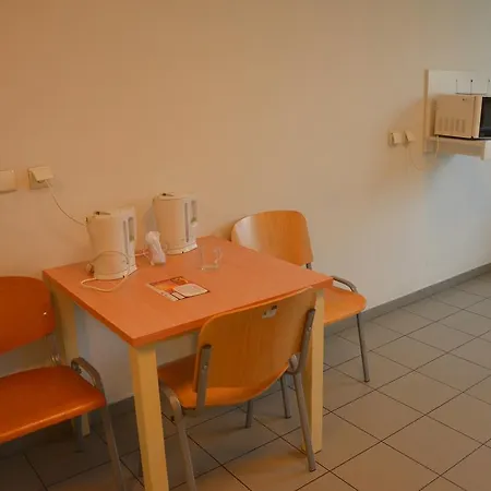 Ds Za Kolumnami Hostel