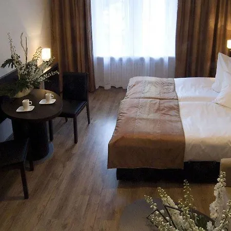 Spatz Aparthotel 3*