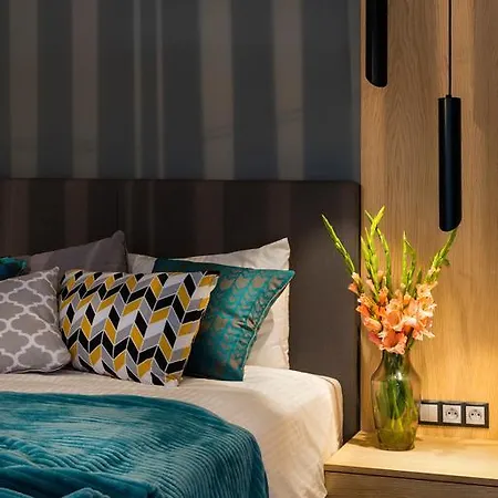 Privilege Suites アパートホテル 4*