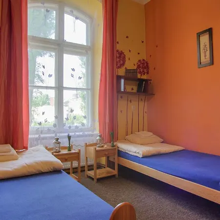 Atlantis Hostel *