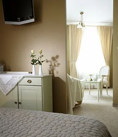 فندق Batory 3*
