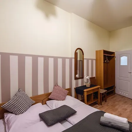 Golden Lion Guest Szewska 19 Aparthotel 3*