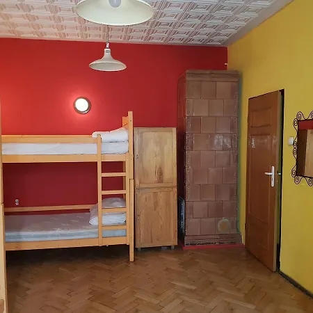 Shishkin Art Hostel *