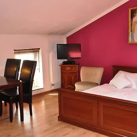 Splendor Apartment *