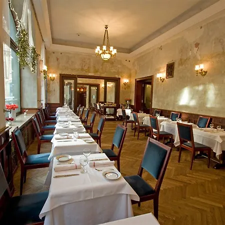 Otel H15 Francuski Old Town - Destigo 5*