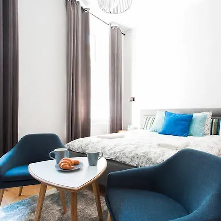 Hotel Apartwawel 5*