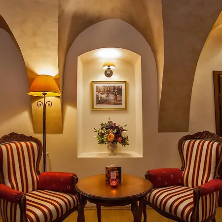 Santi Hotel